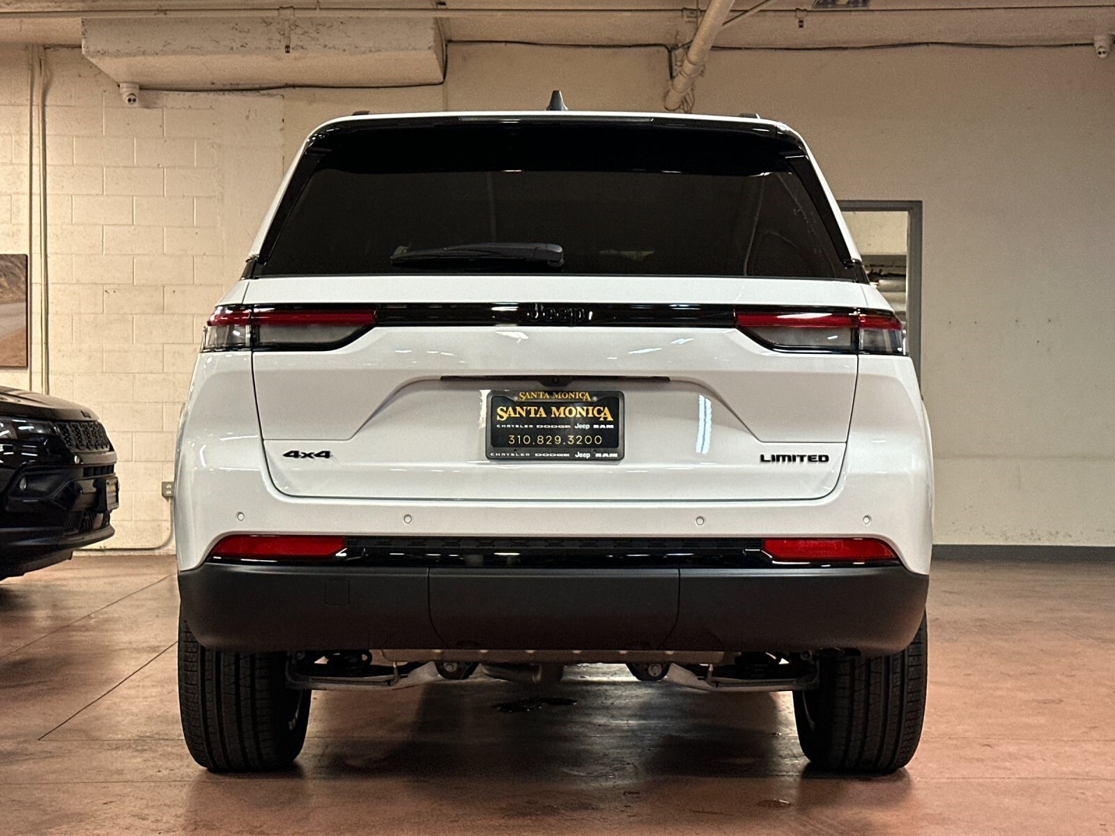 2025 Jeep Grand Cherokee Limited photo 3