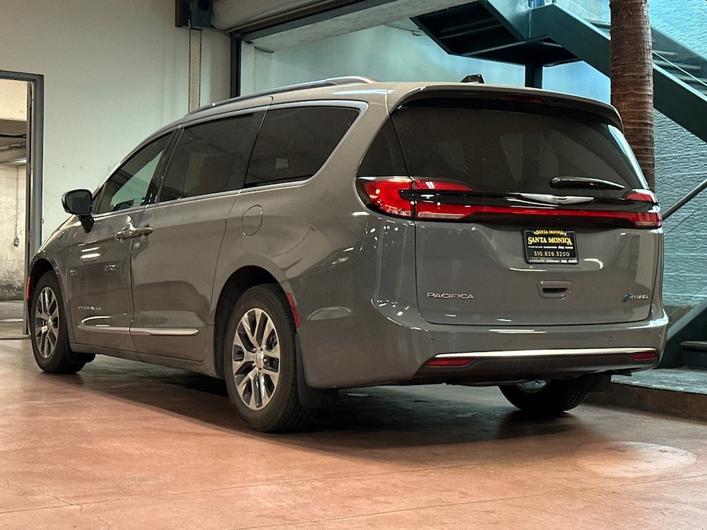New 2025 Chrysler Pacifica Hybrid PACIFICA PLUG-IN HYBRID PINNACLE Passenger Van