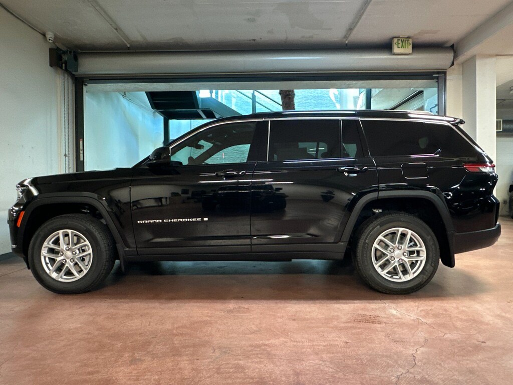 New 2025 Jeep Grand Cherokee L LAREDO X 4X4 Sport Utility