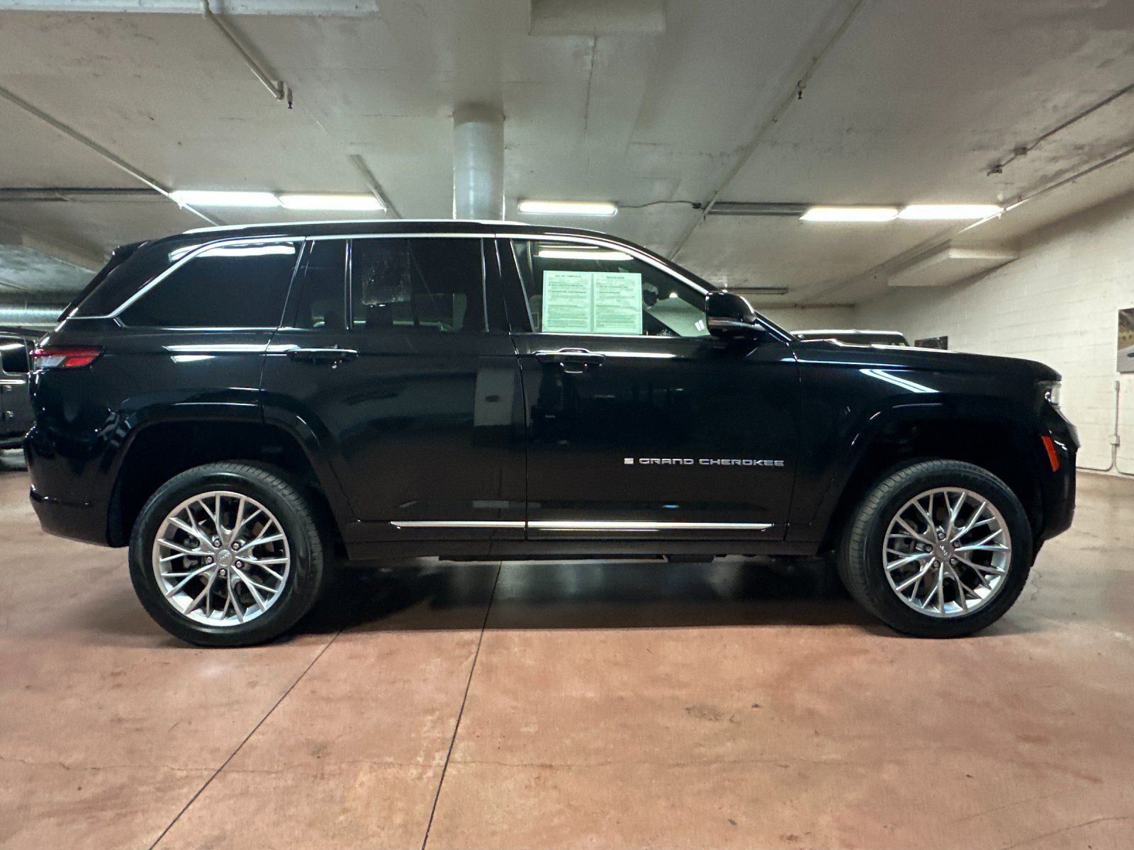 2023 Jeep Grand Cherokee Summit 4xe photo 5