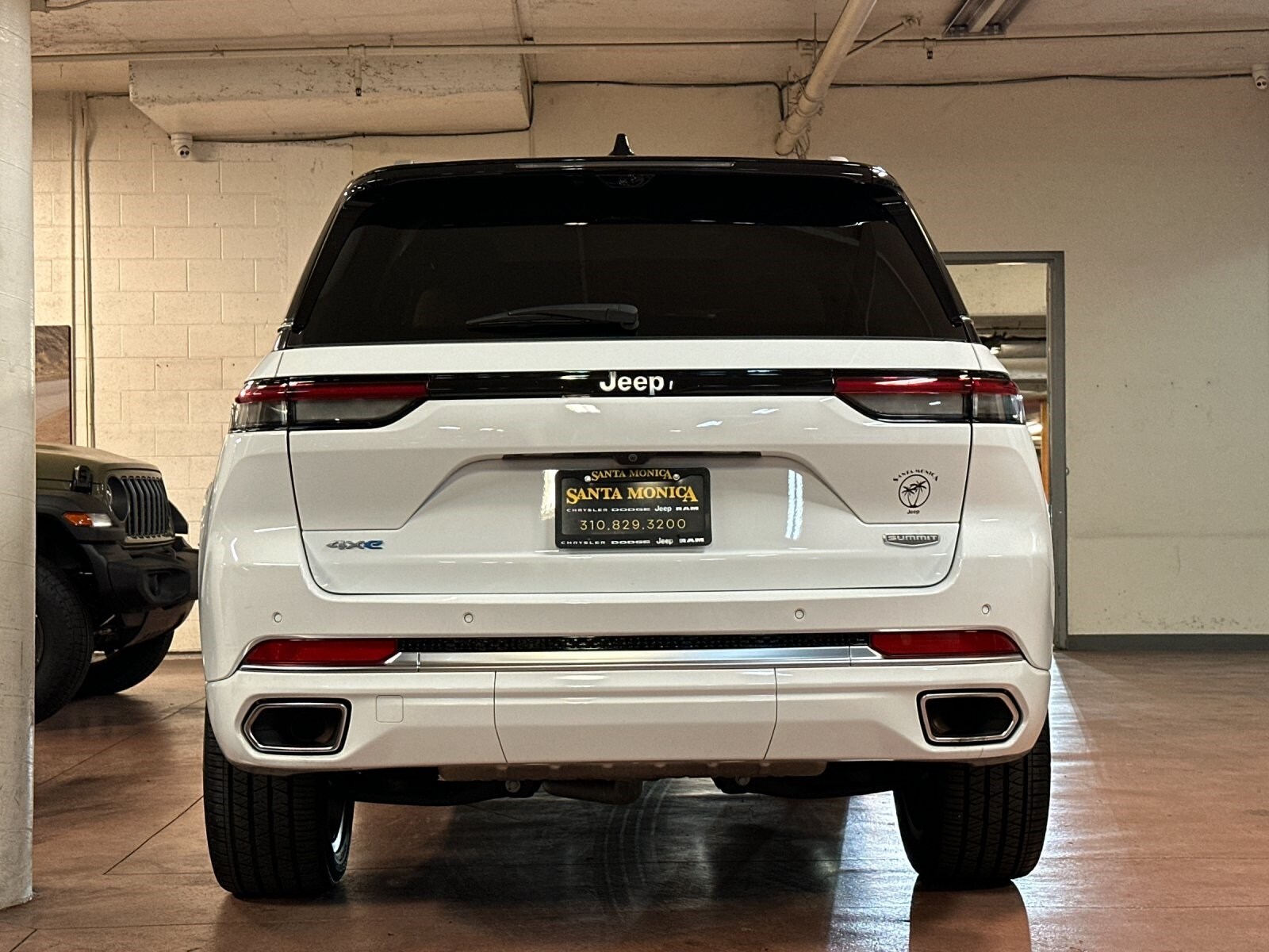 2022 Jeep Grand Cherokee Summit Reserve 4xe photo 3