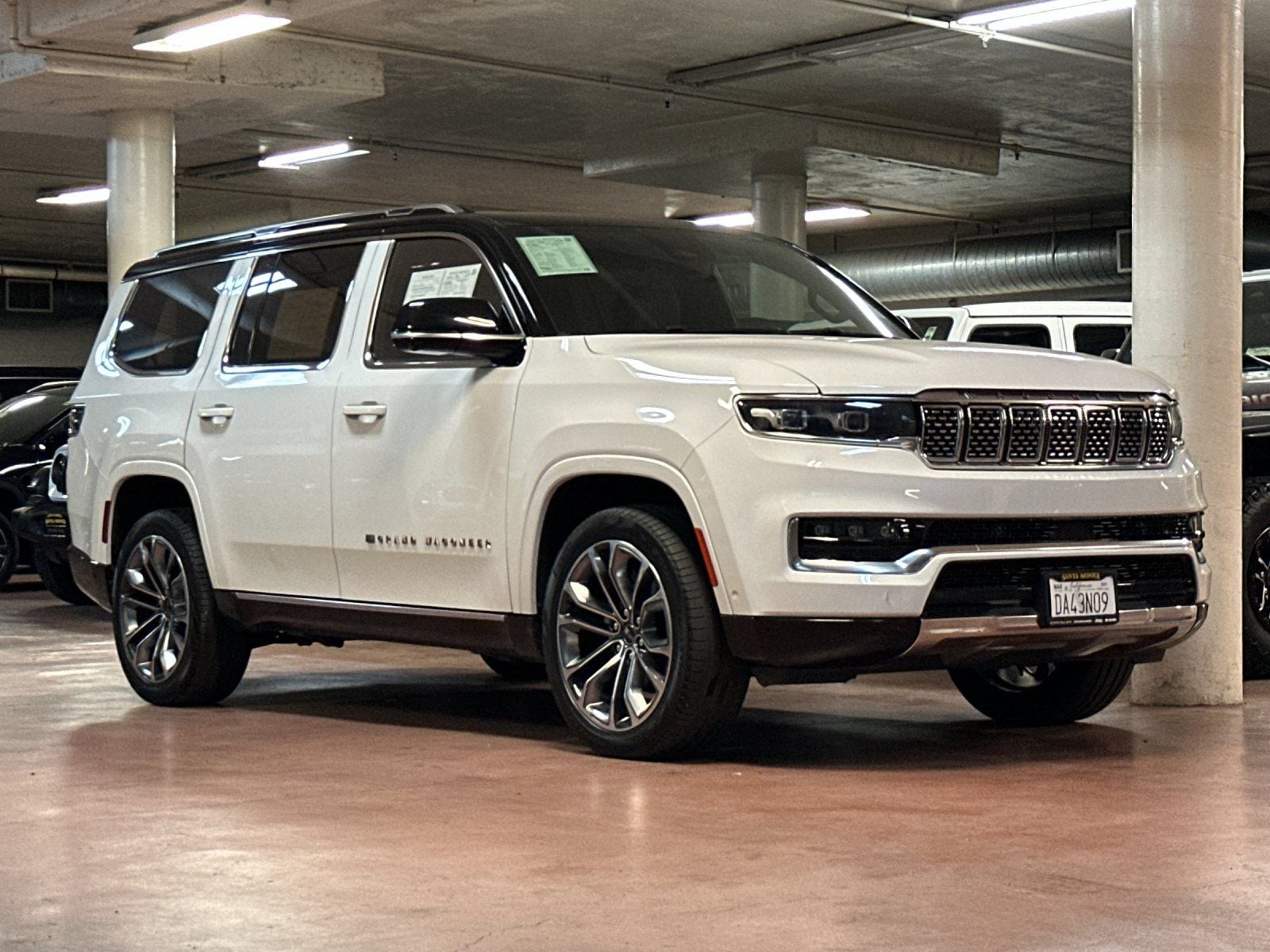 2023 Jeep Grand Wagoneer Series III photo 6