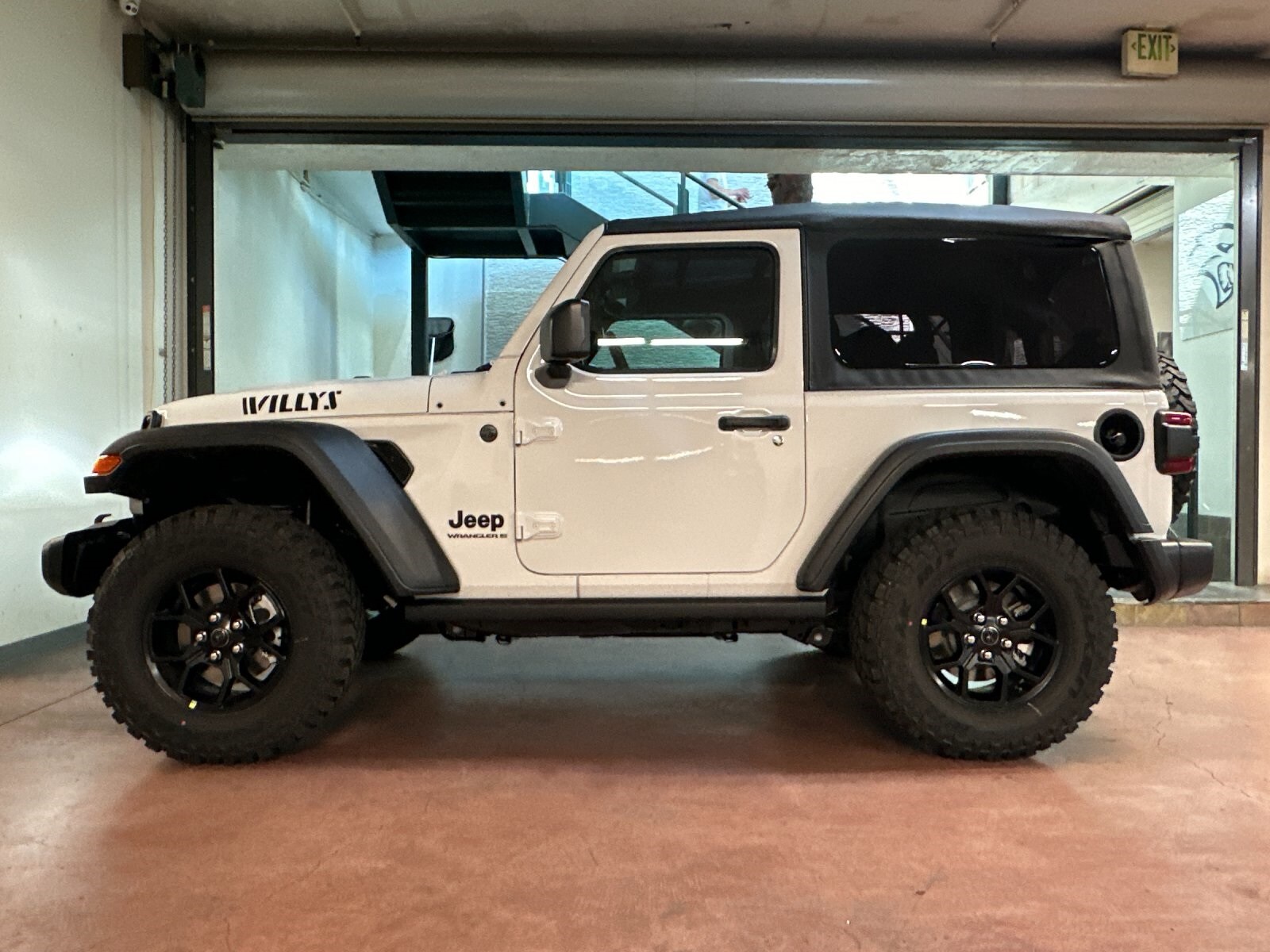 2025 Jeep Wrangler Willys photo 2