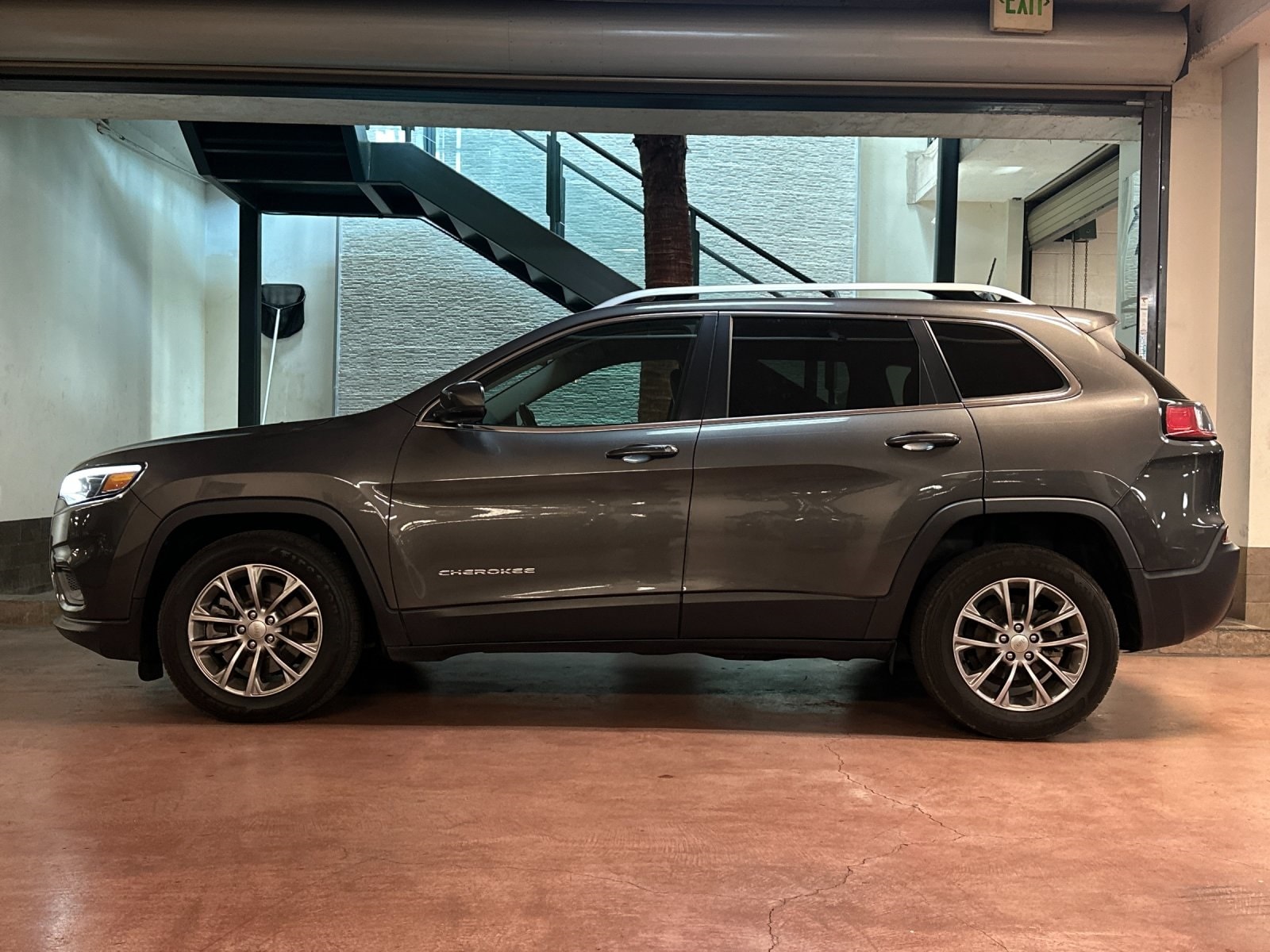 Used 2019 Jeep Cherokee Latitude Plus with VIN 1C4PJLLB5KD482809 for sale in Santa Monica, CA