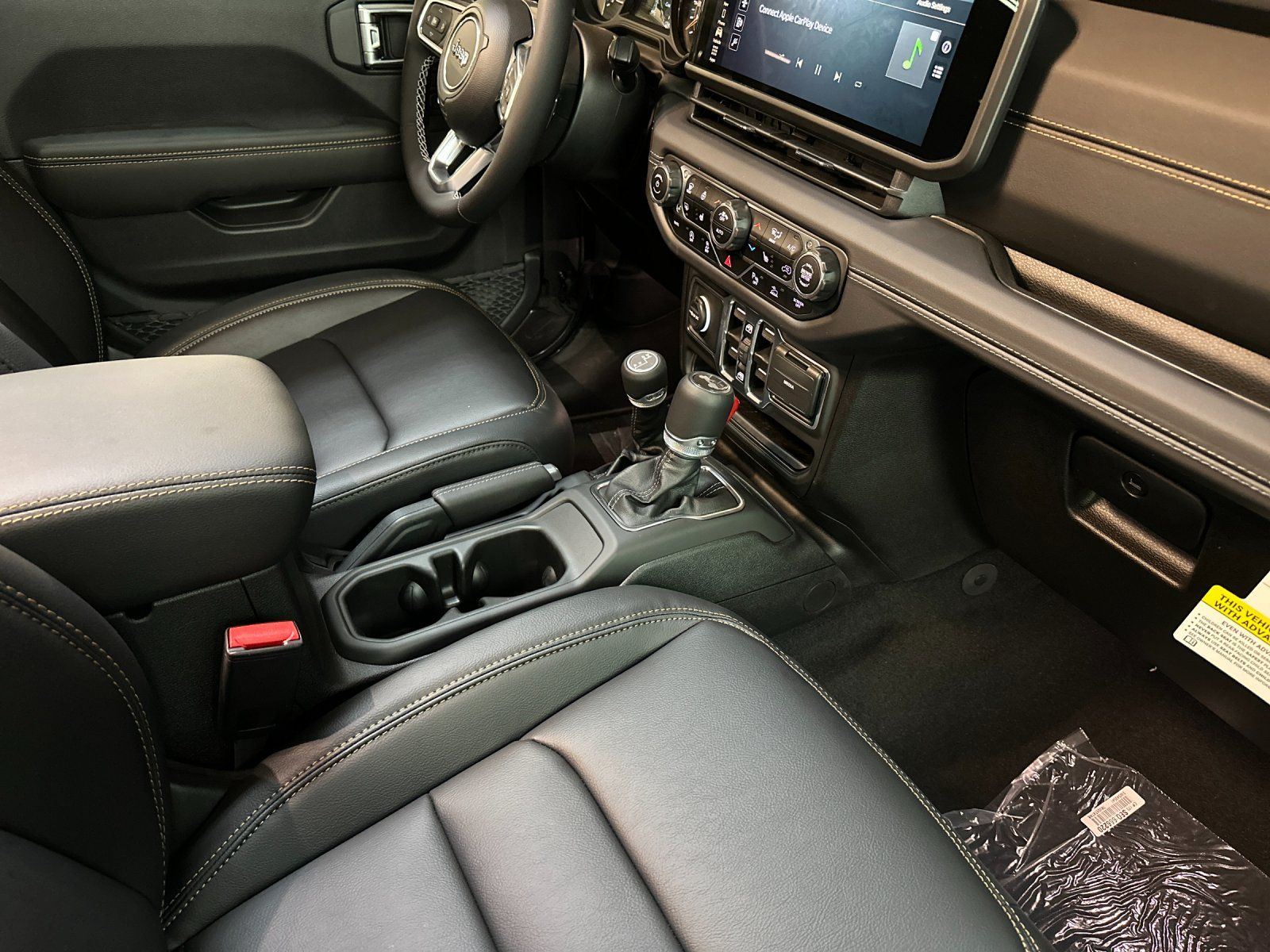 2025 Jeep Wrangler 4-Door Sahara - Photo 15