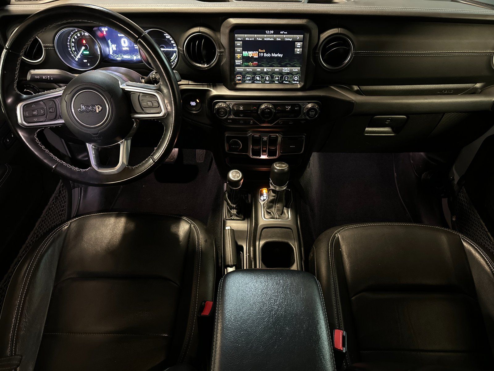 2022 Jeep Wrangler Unlimited Sahara 4XE - Photo 12