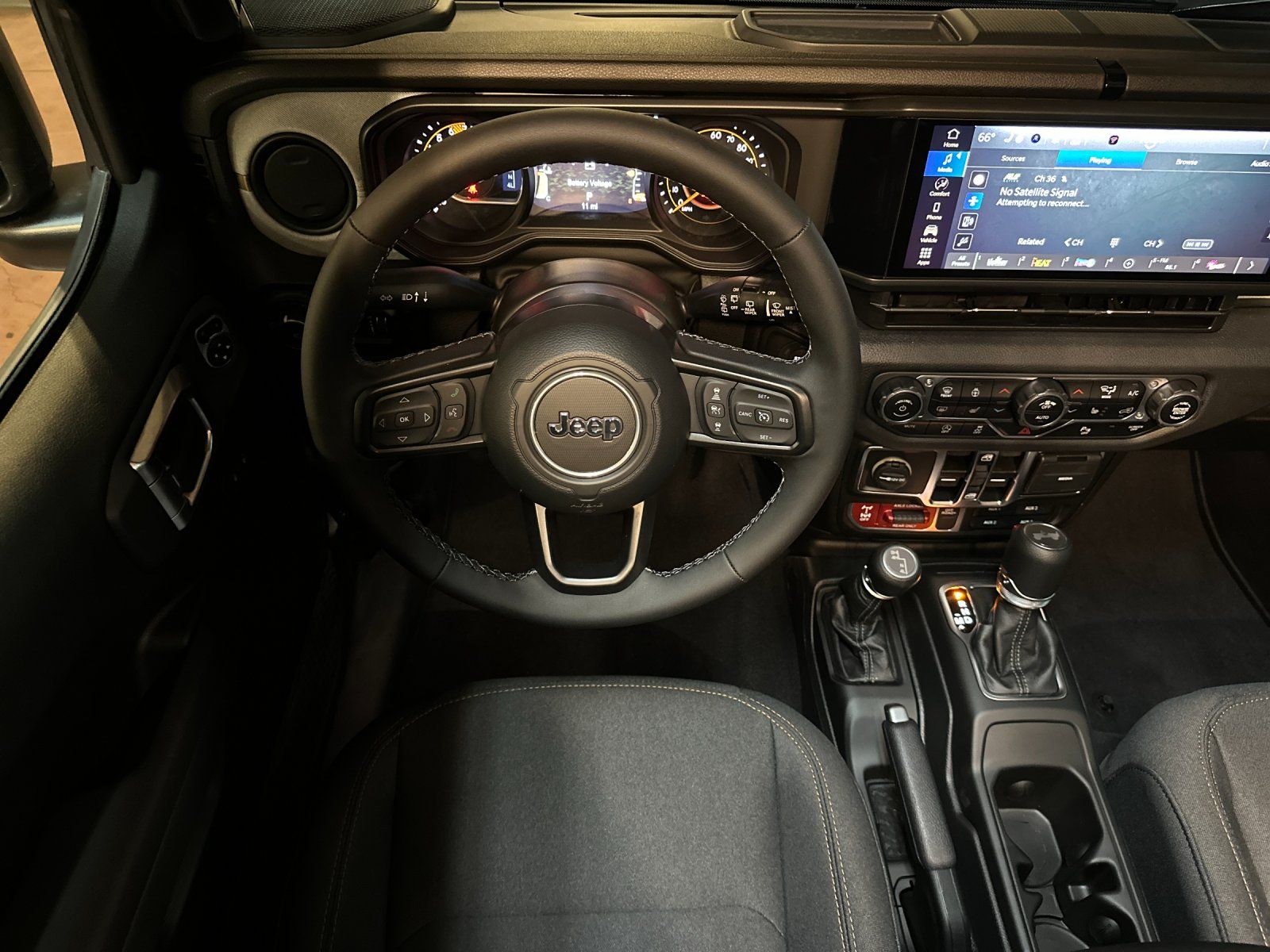 2025 Jeep Wrangler 4-Door Willys - Photo 13