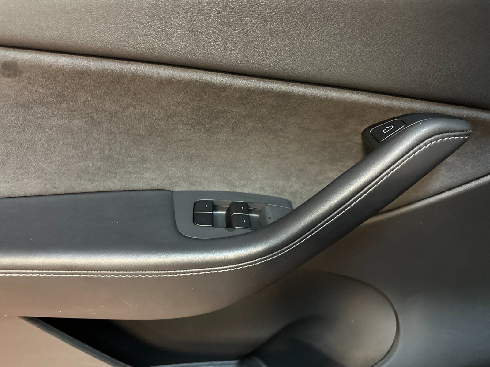 2021 Tesla Model Y Long Range - Photo 10