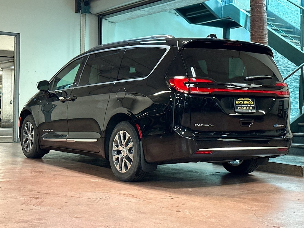 New 2025 Chrysler Pacifica Hybrid PACIFICA PLUG-IN HYBRID PINNACLE Passenger Van