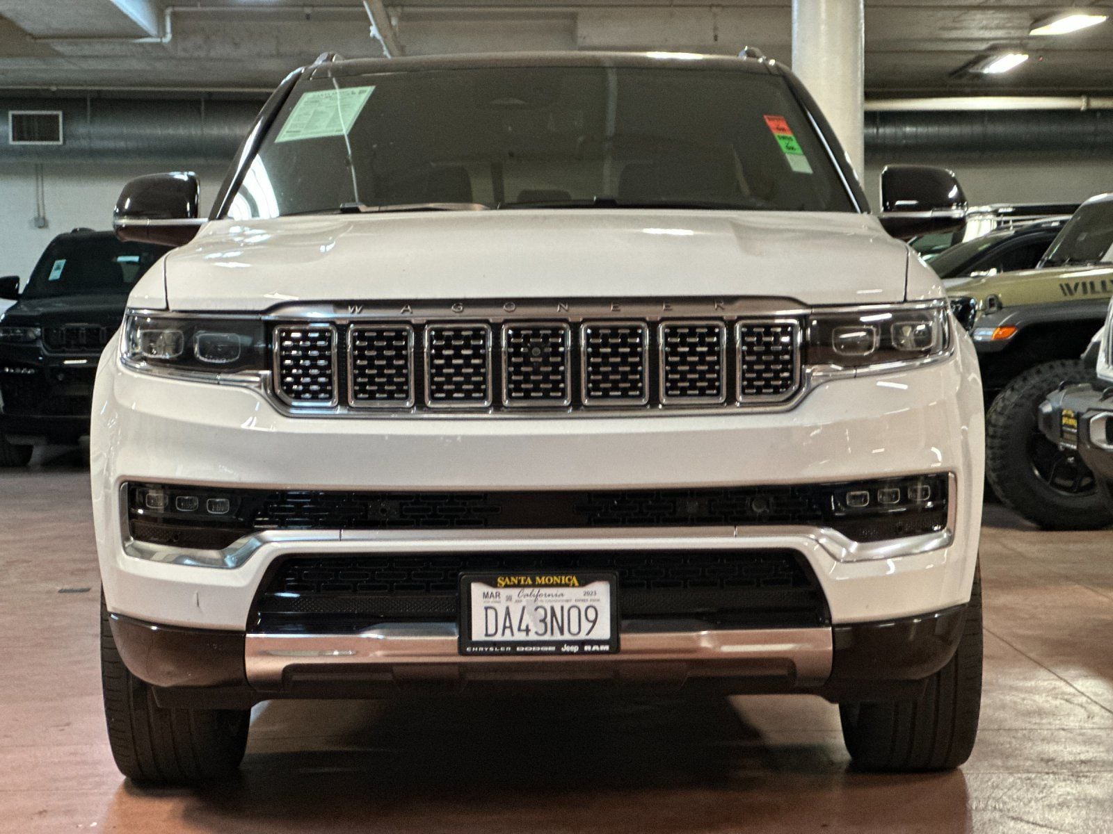 2023 Jeep Grand Wagoneer Series III photo 3