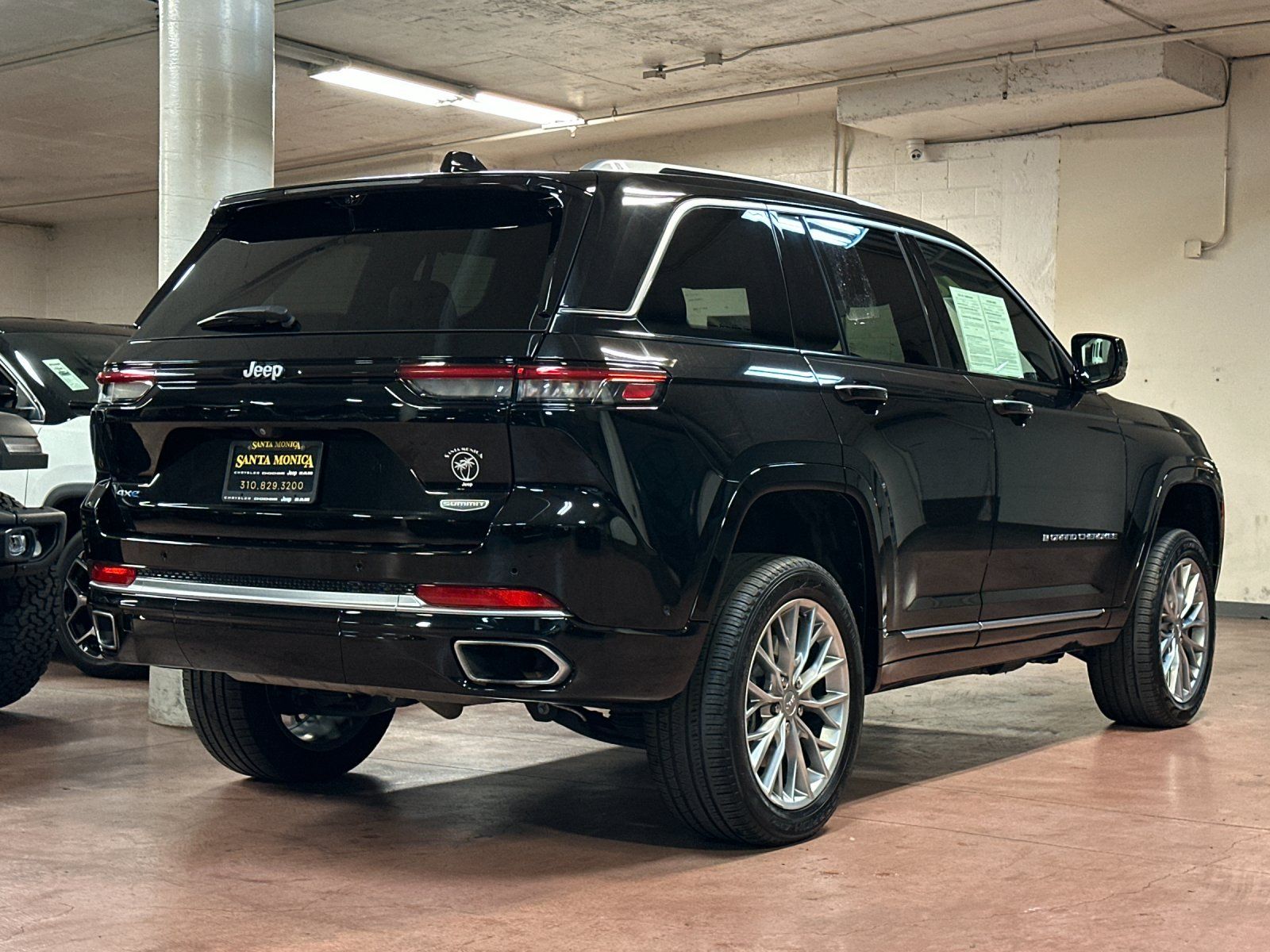 2023 Jeep Grand Cherokee Summit 4xe photo 4