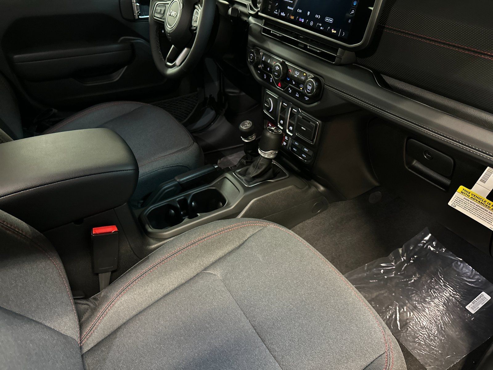 2025 Jeep Wrangler 2-Door Rubicon - Photo 15