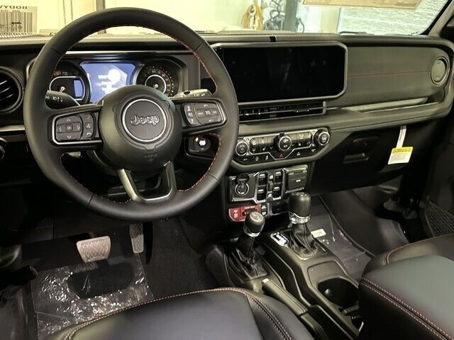 2024 Jeep Wrangler Rubicon photo 4