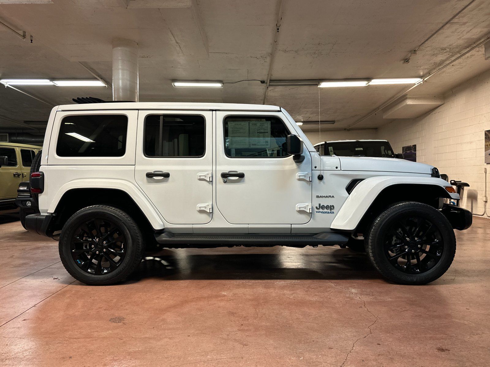 2022 Jeep Wrangler Unlimited Sahara 4xe photo 5