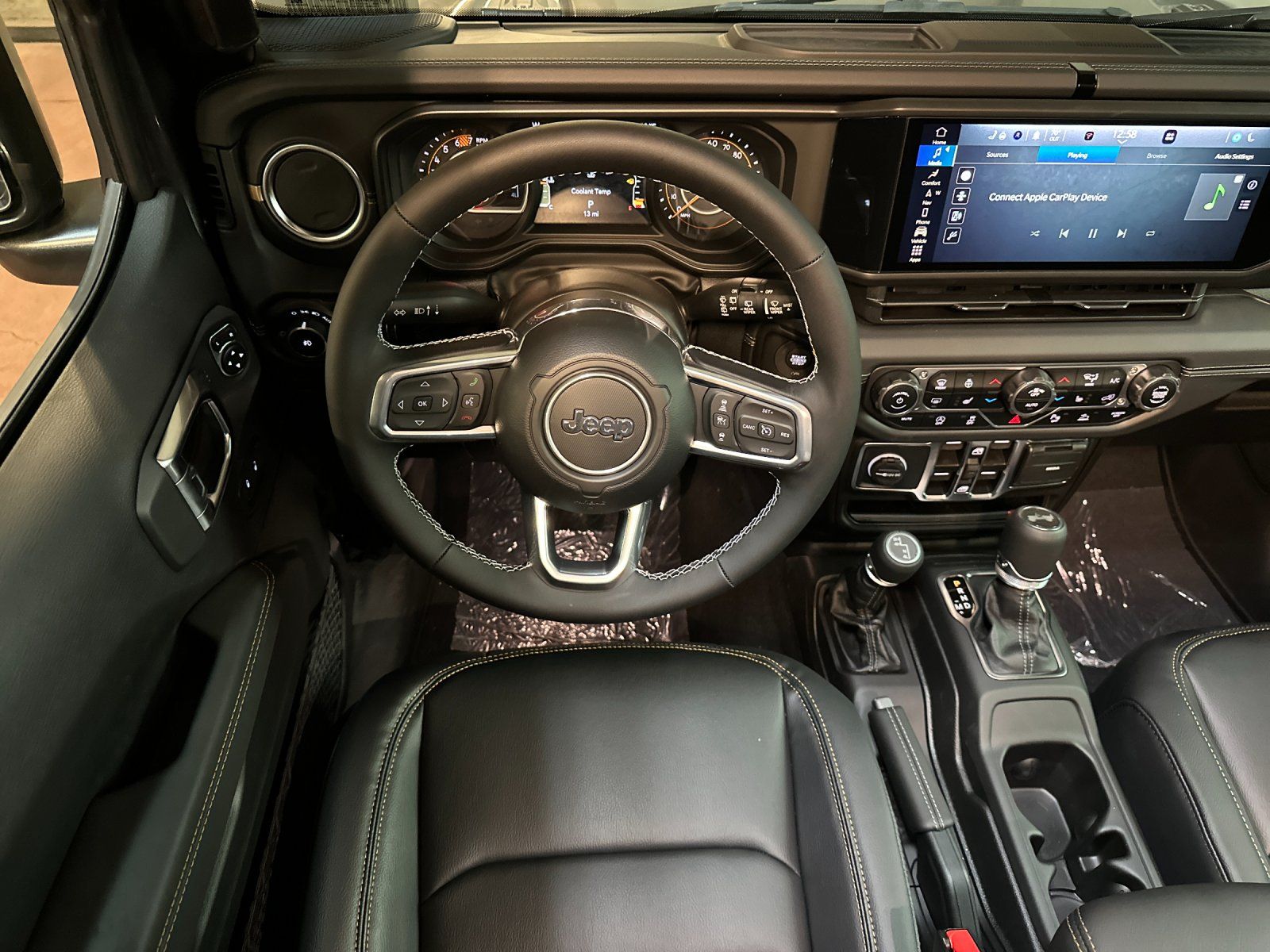 2025 Jeep Wrangler 4-Door Sahara - Photo 13