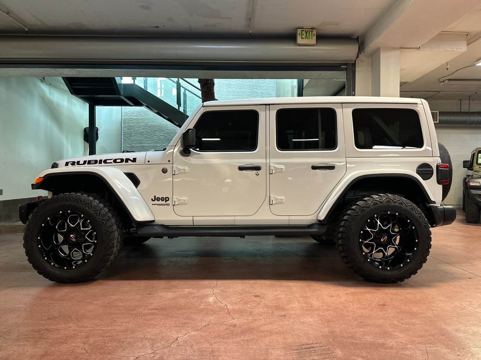 Used 2019 Jeep Wrangler Unlimited Rubicon with VIN 1C4HJXFN1KW579897 for sale in Santa Monica, CA