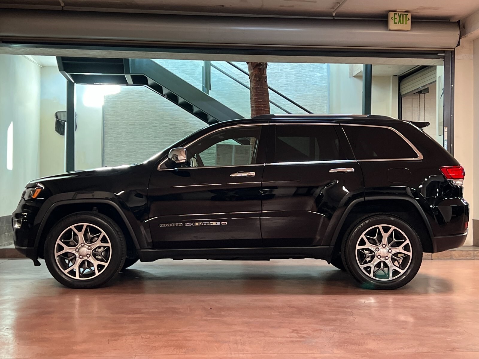 2022 Jeep Cherokee Limited X photo 2
