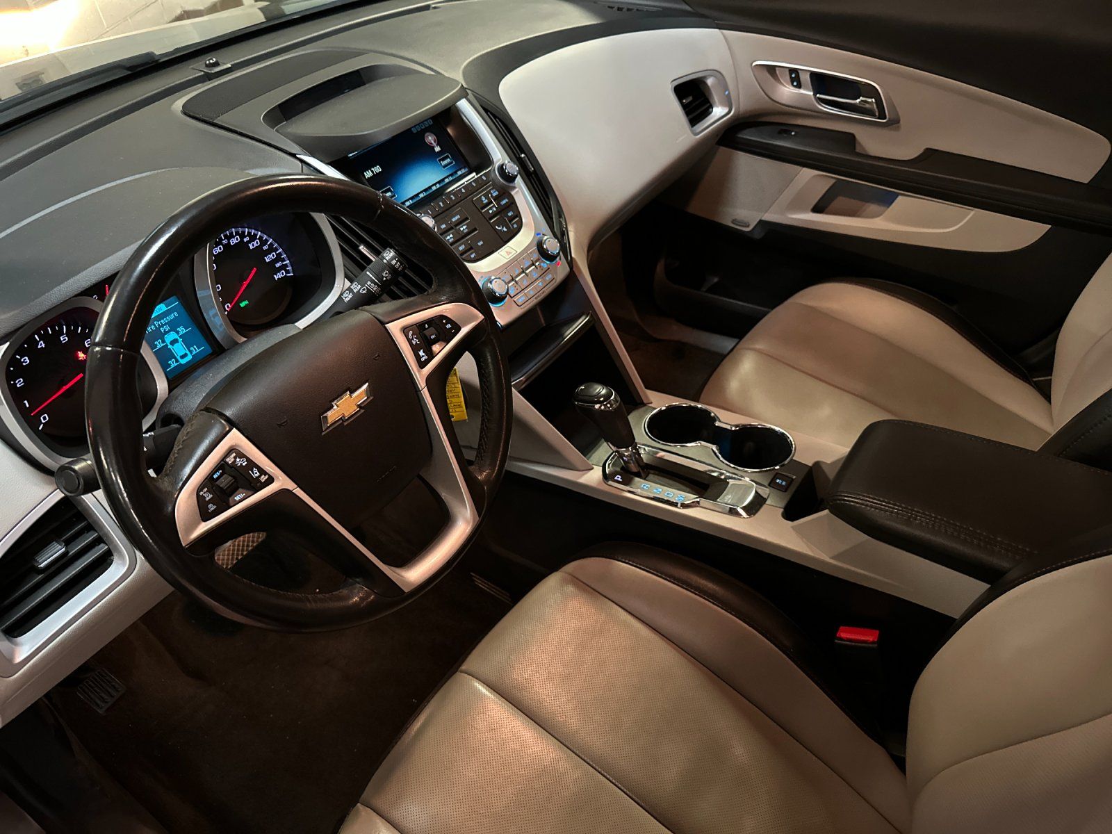 2017 Chevrolet Equinox Premier photo 3