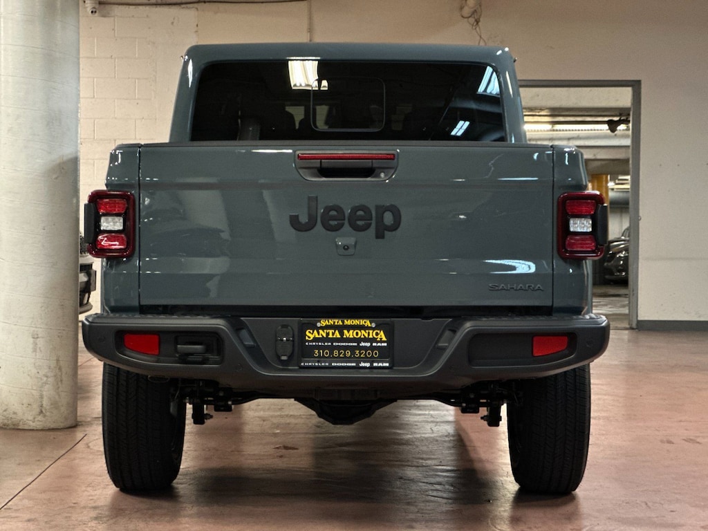 New 2026 Jeep Gladiator SAHARA 4X4 Pickup