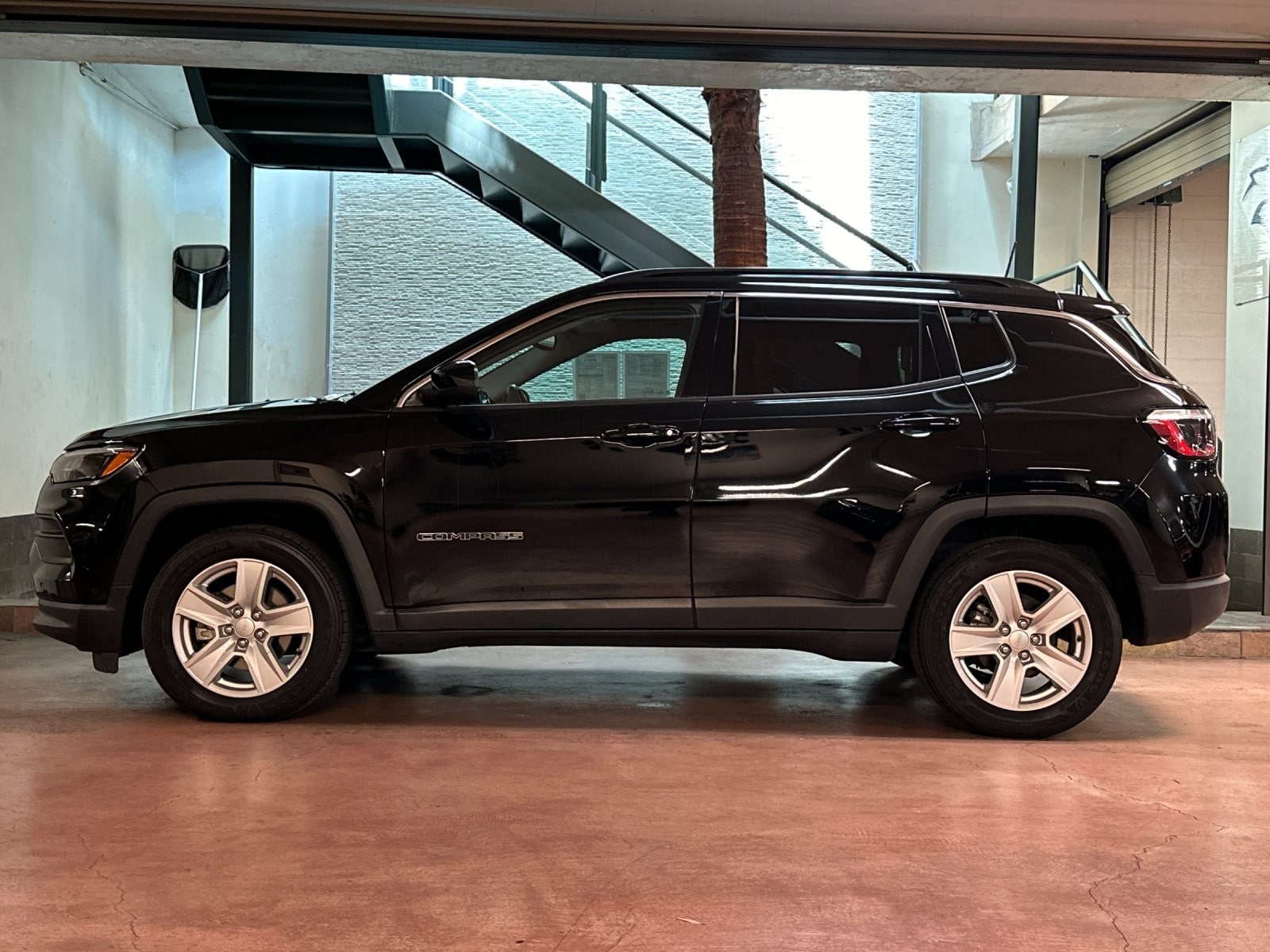 Used 2022 Jeep Compass Latitude with VIN 3C4NJCBB0NT167245 for sale in Santa Monica, CA