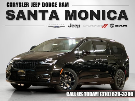 2026 Chrysler Pacifica LIMITED AWD Passenger Van