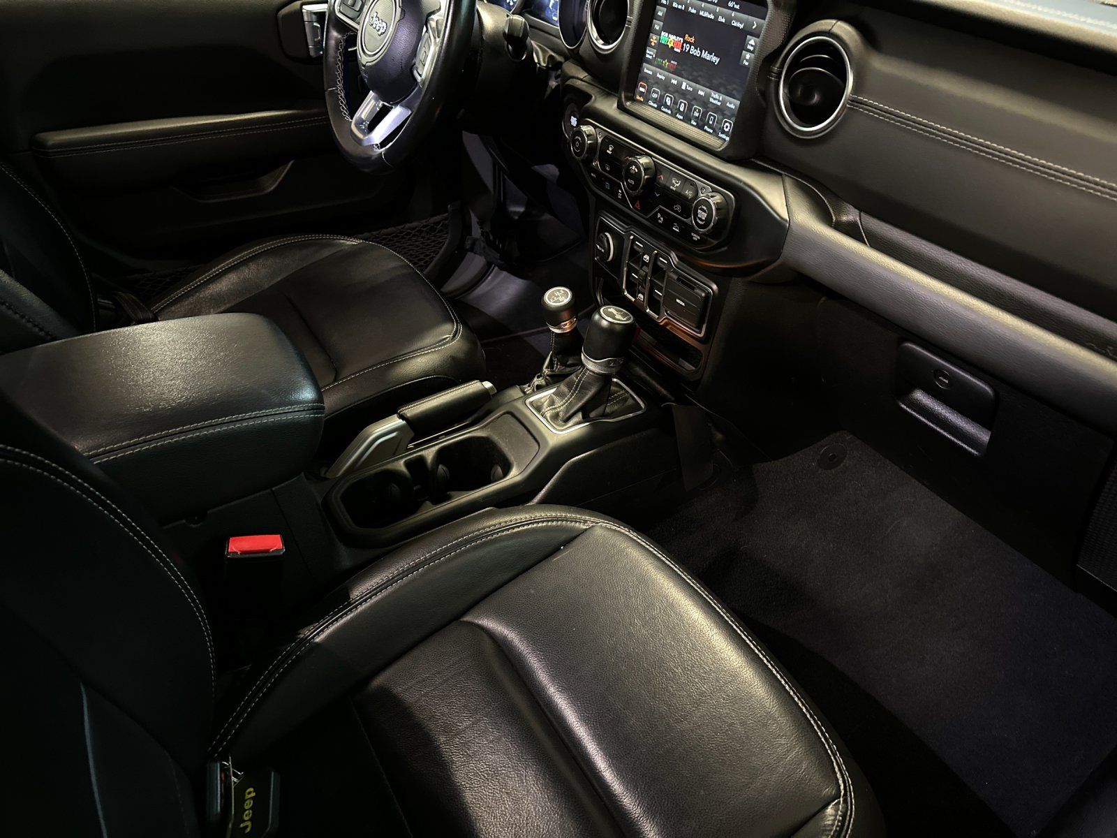 2022 Jeep Wrangler Unlimited Sahara 4XE - Photo 15