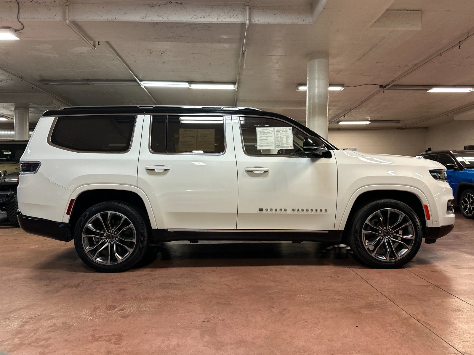 2023 Jeep Grand Wagoneer Series III photo 5