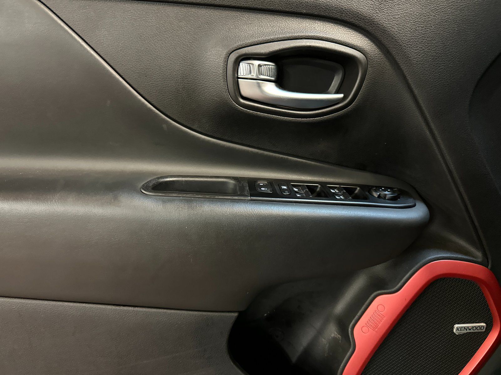 2021 Jeep Renegade Trailhawk - Photo 10