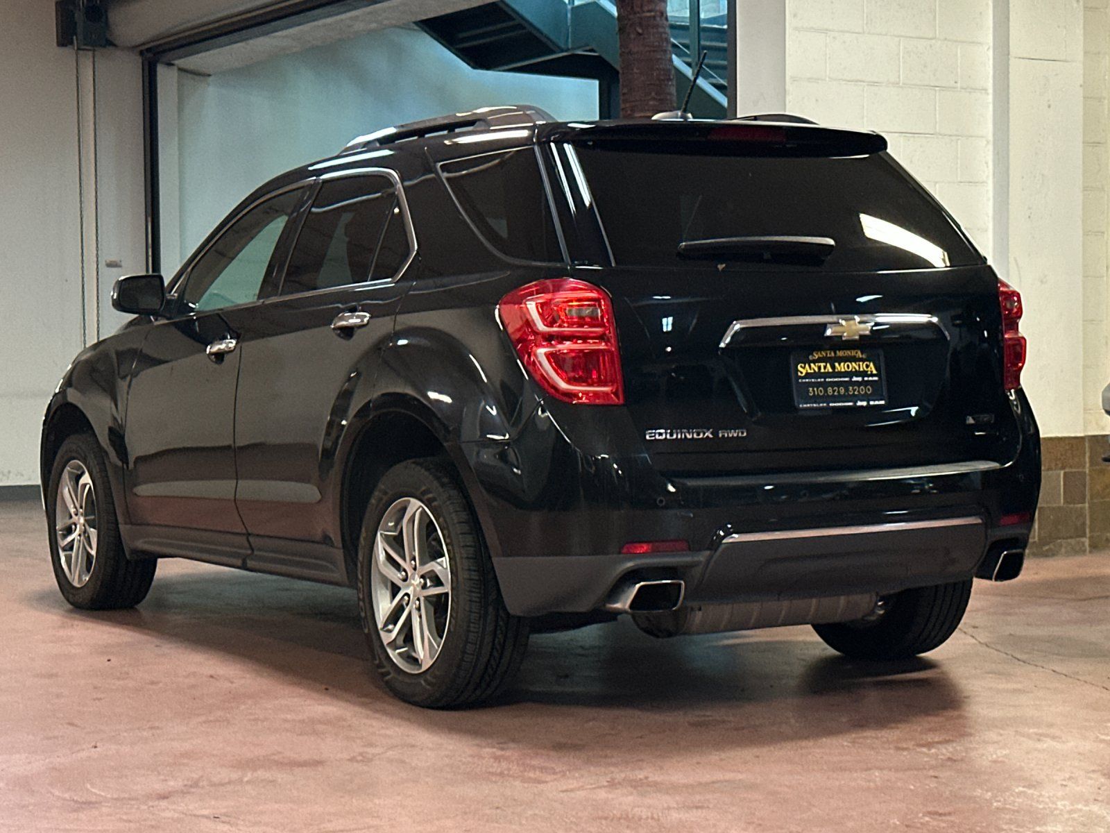 2017 Chevrolet Equinox Premier photo 2