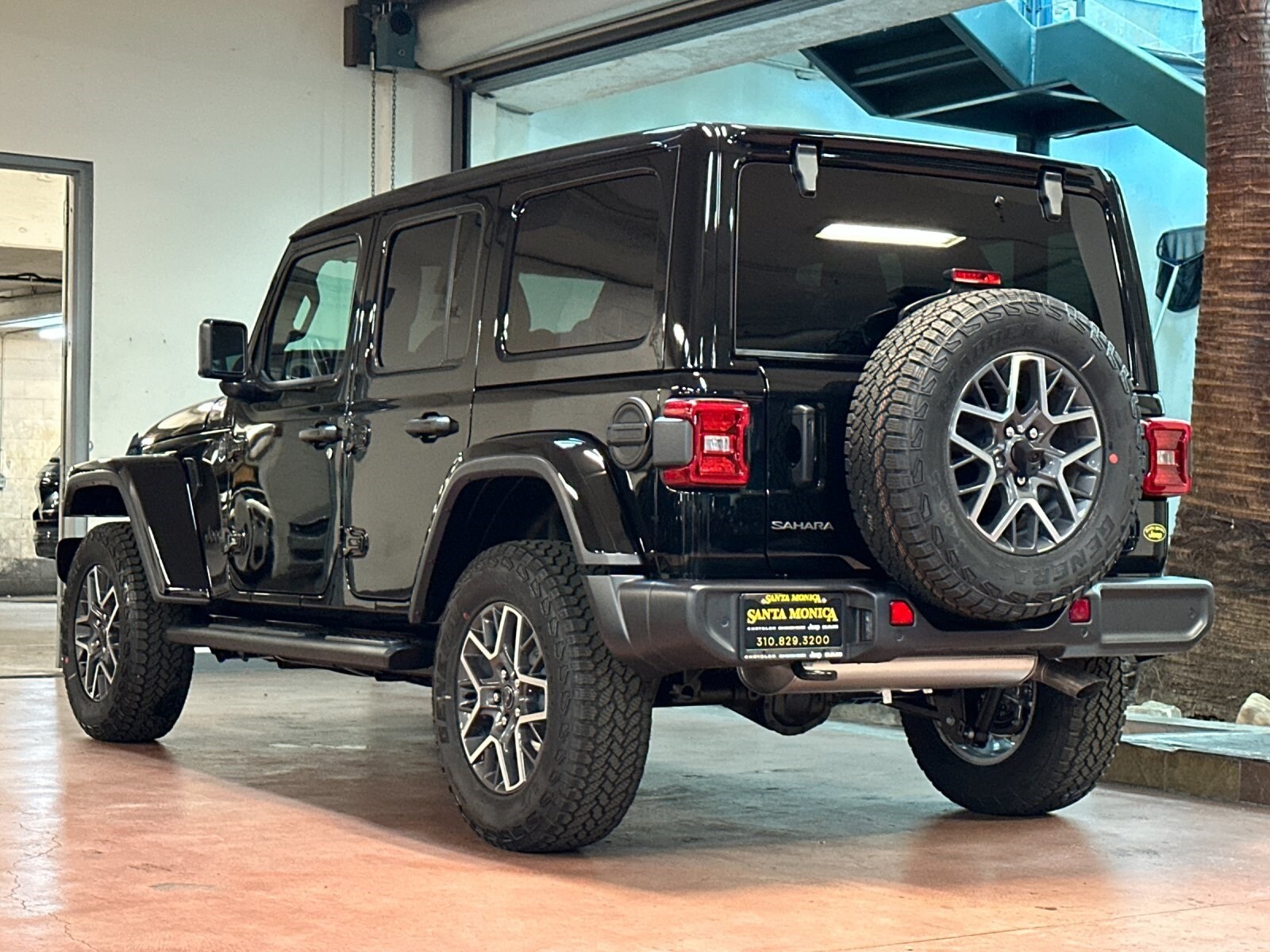 2025 Jeep Wrangler Sahara photo 3