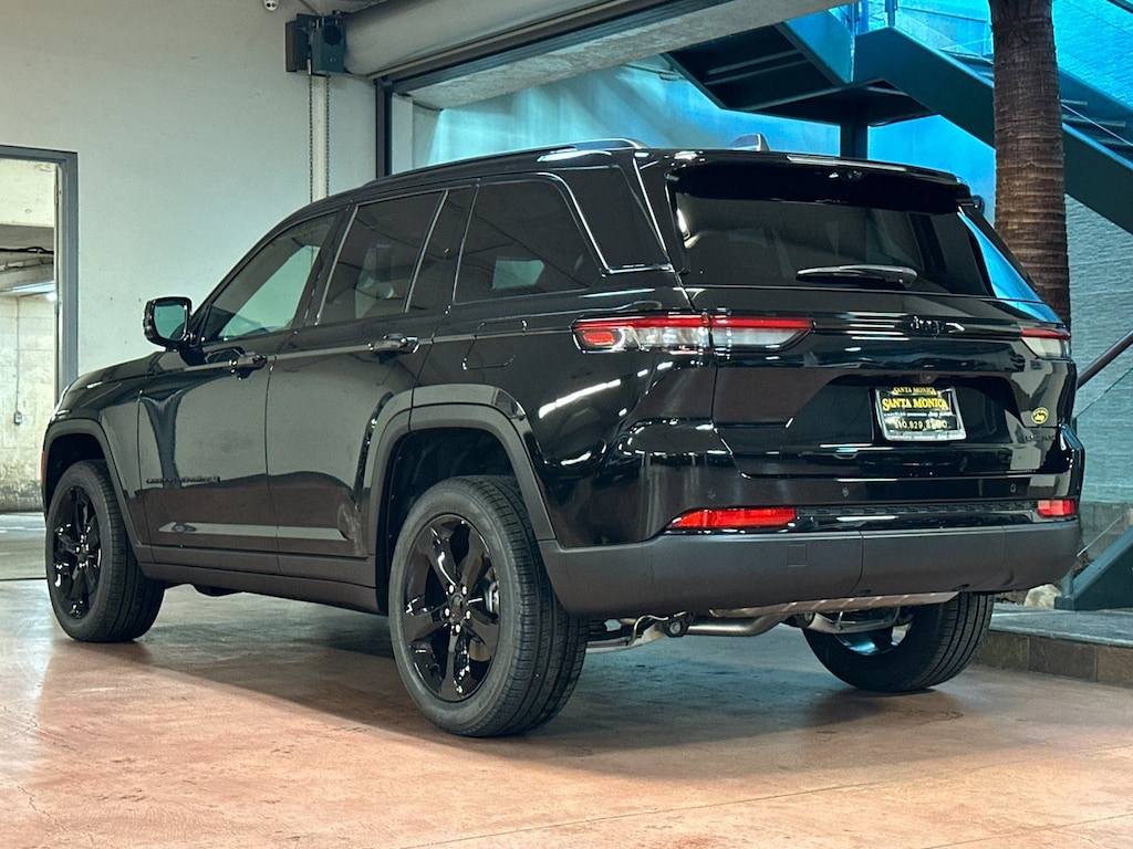 New 2025 Jeep Grand Cherokee LIMITED 4X2 Sport Utility