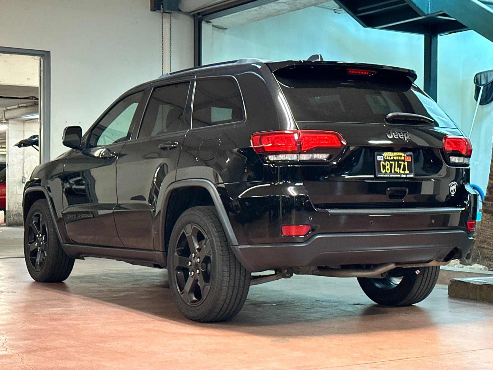 2021 Jeep Grand Cherokee Freedom Edition photo 2
