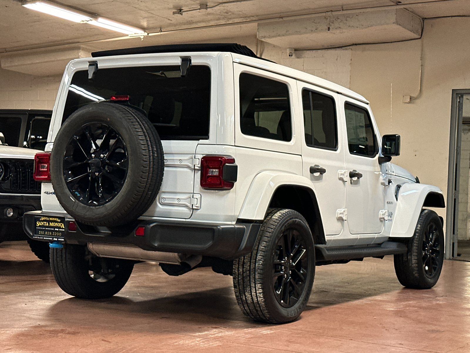 2022 Jeep Wrangler Unlimited Sahara 4xe photo 4