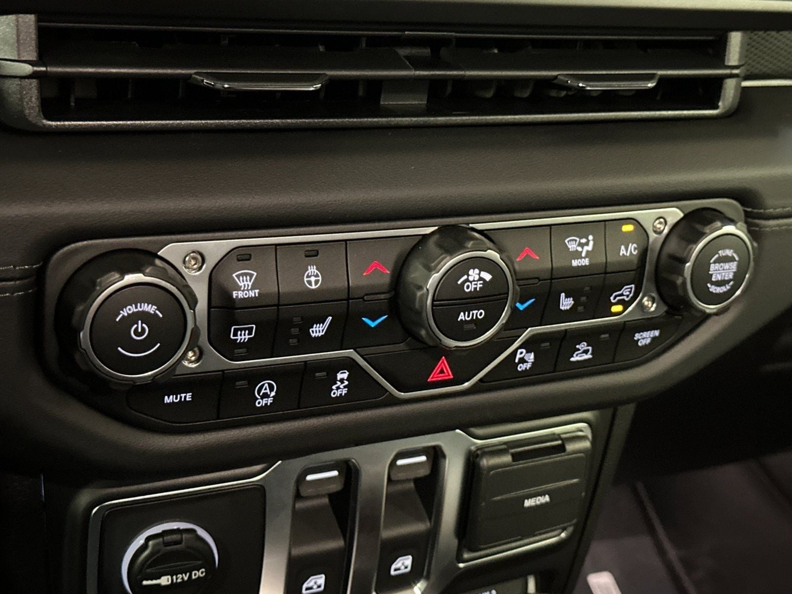 2025 Jeep Wrangler 2-Door Rubicon - Photo 19