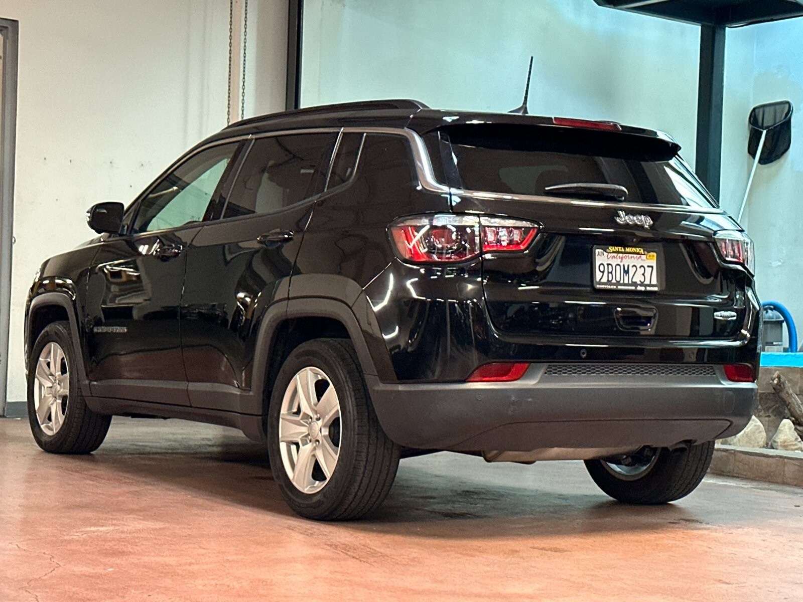 2022 Jeep Compass Latitude photo 3