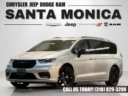 2026 Chrysler Pacifica LIMITED Passenger Van