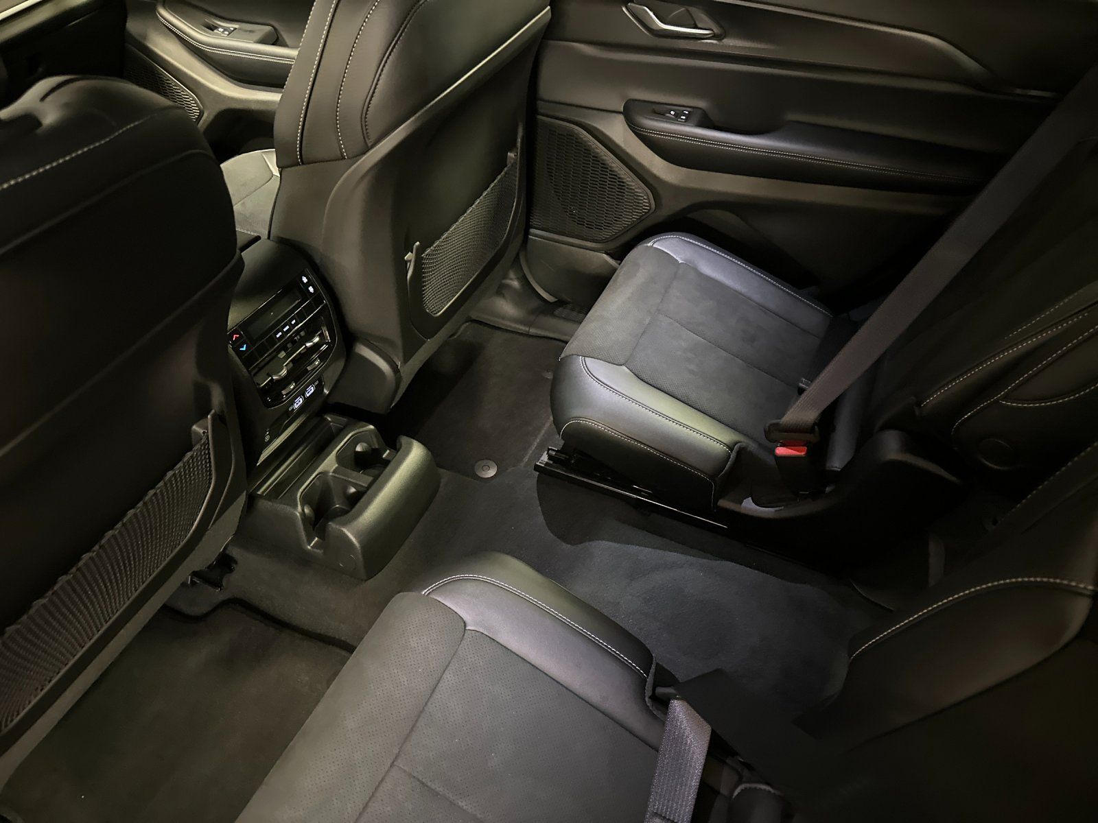 2025 Jeep Grand Cherokee L Altitude - Photo 11