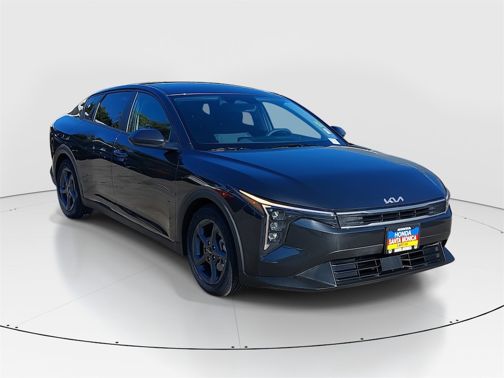 New 2025 Kia K4 LXS Sedan