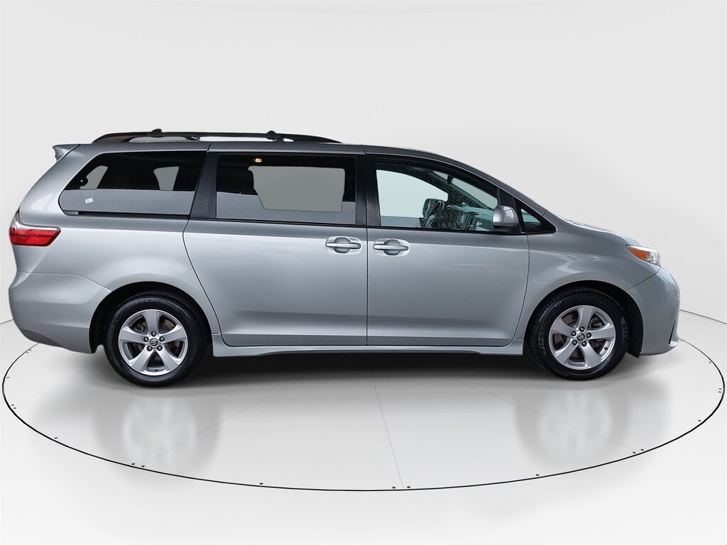 Used 2020 Toyota Sienna LE Minivan/Van