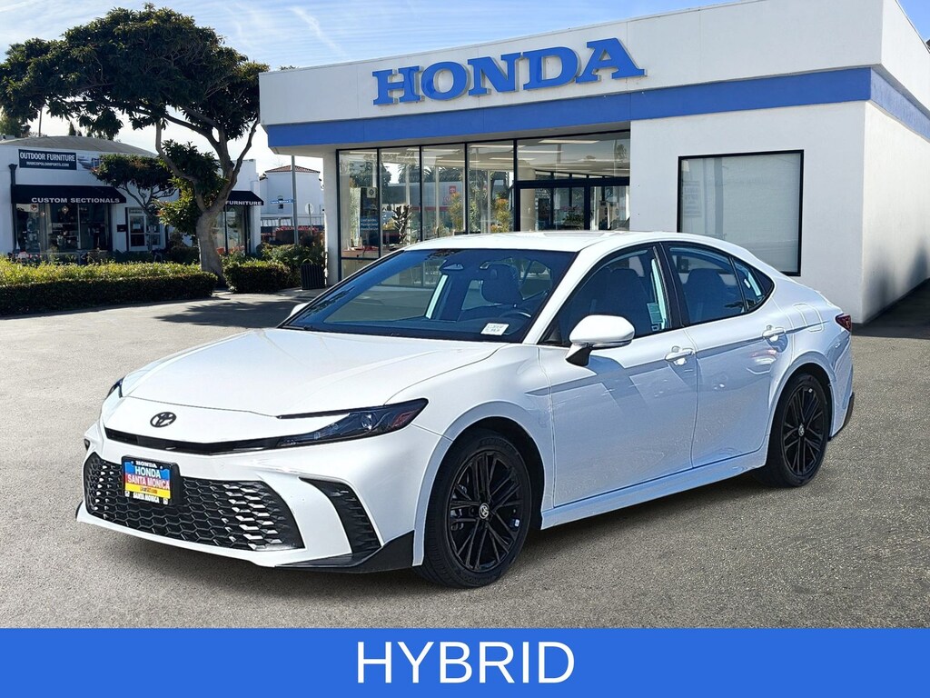 Used 2025 Toyota Camry SE Sedan