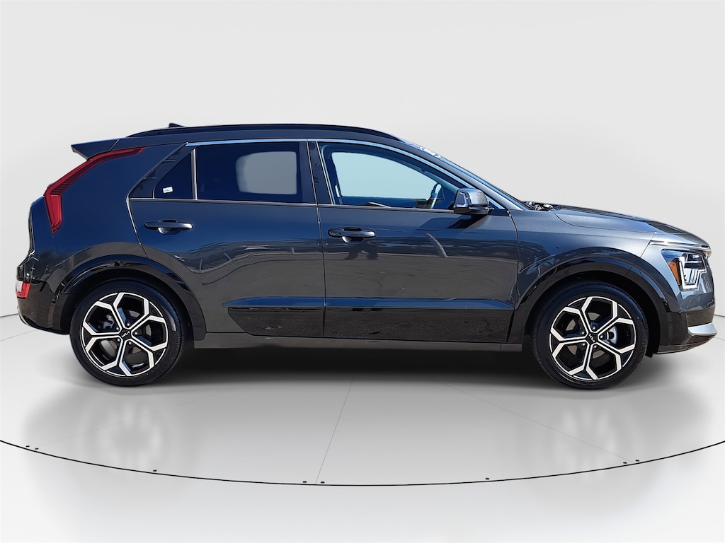 Used 2023 Kia Niro EX Touring SUV