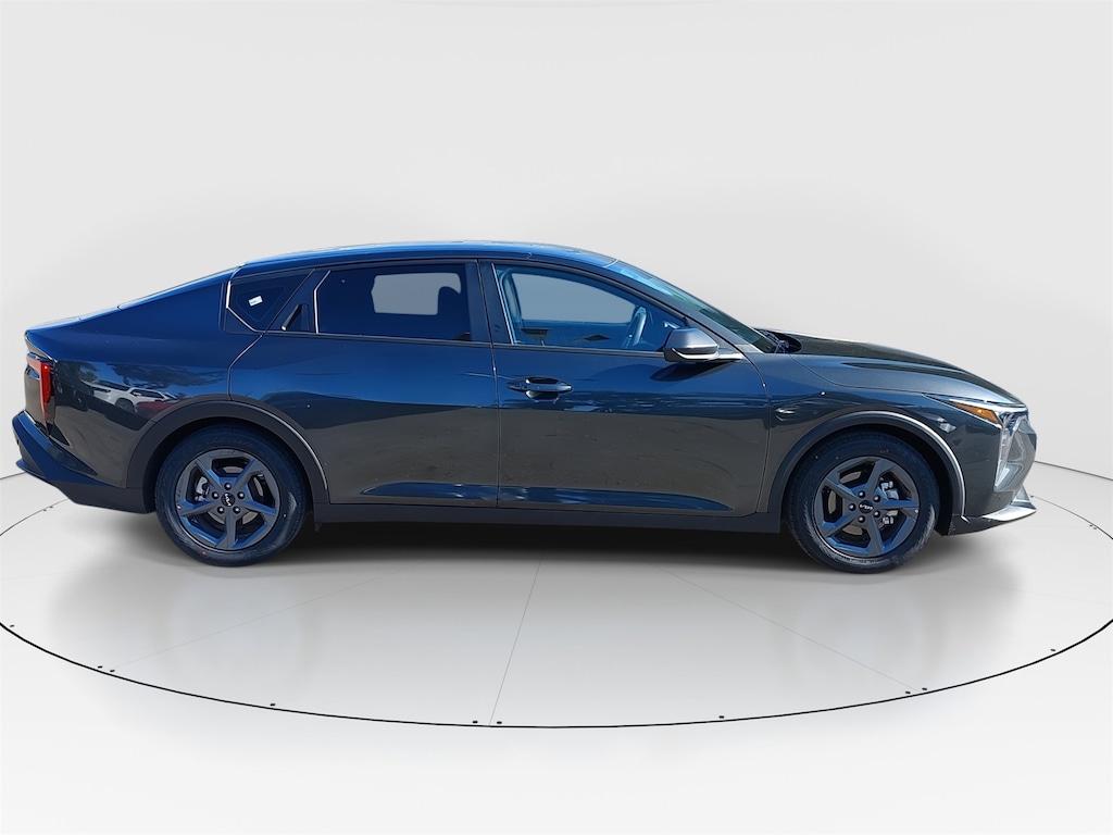 New 2025 Kia K4 LXS Sedan