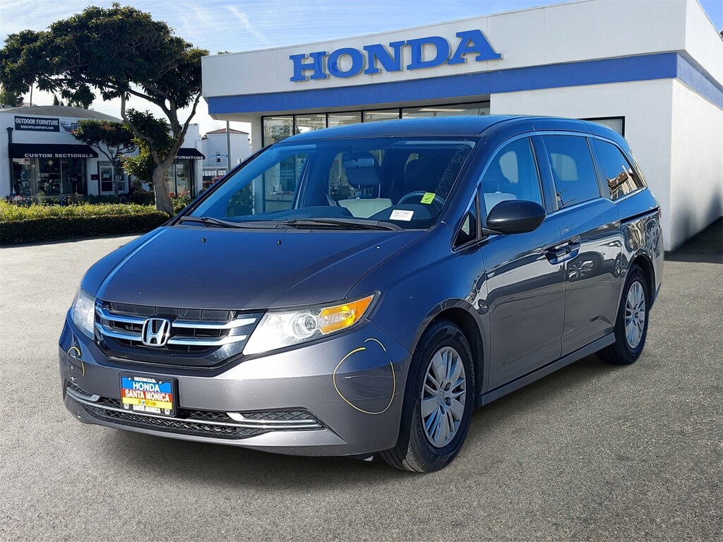 Used 2015 Honda Odyssey LX Minivan/Van