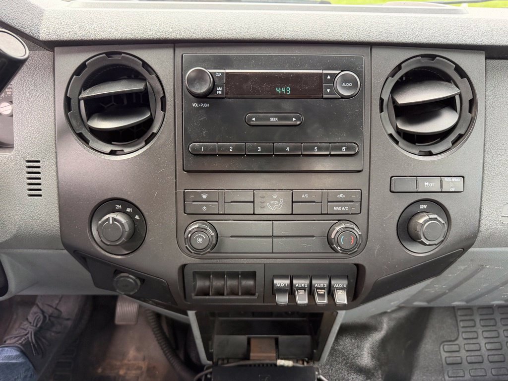 2011 Ford F-350 Super Duty XL - Photo 8