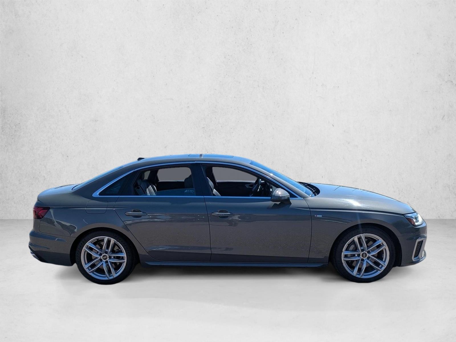2023 Audi A4 S line Quattro Premium Plus photo 4