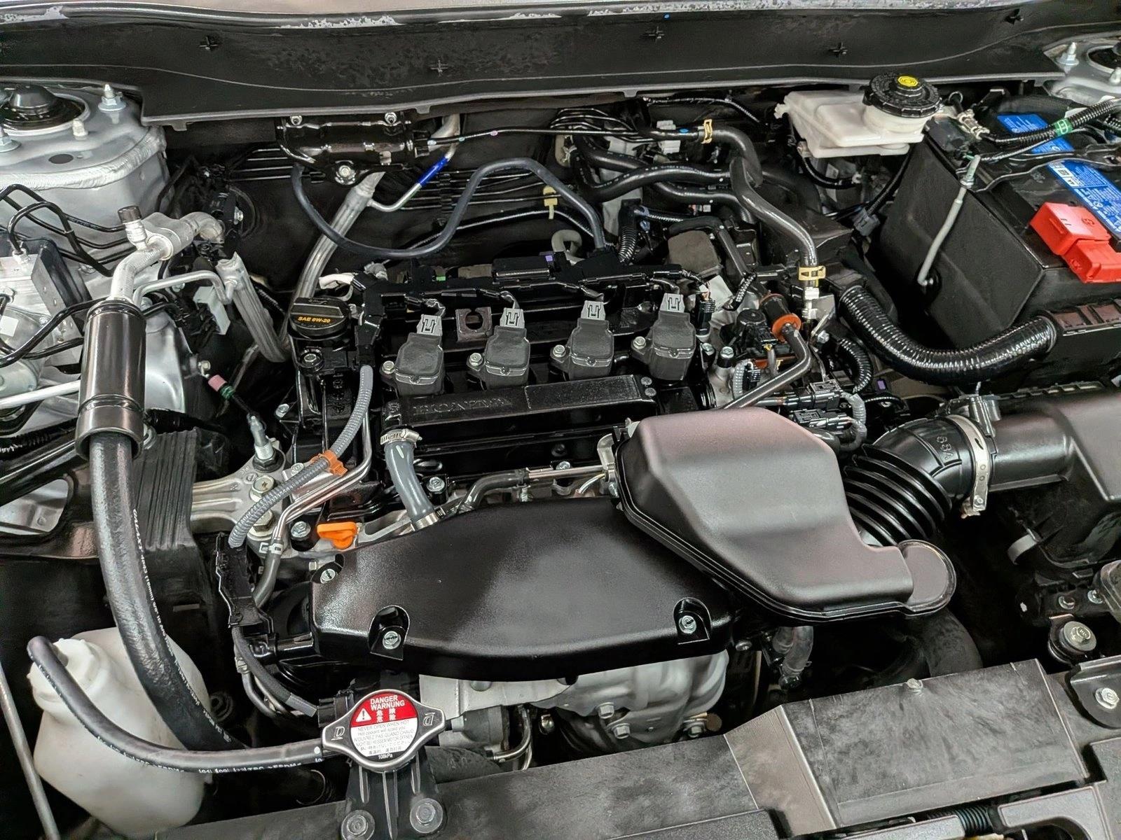 2025 Honda CR-V LX - Photo 28