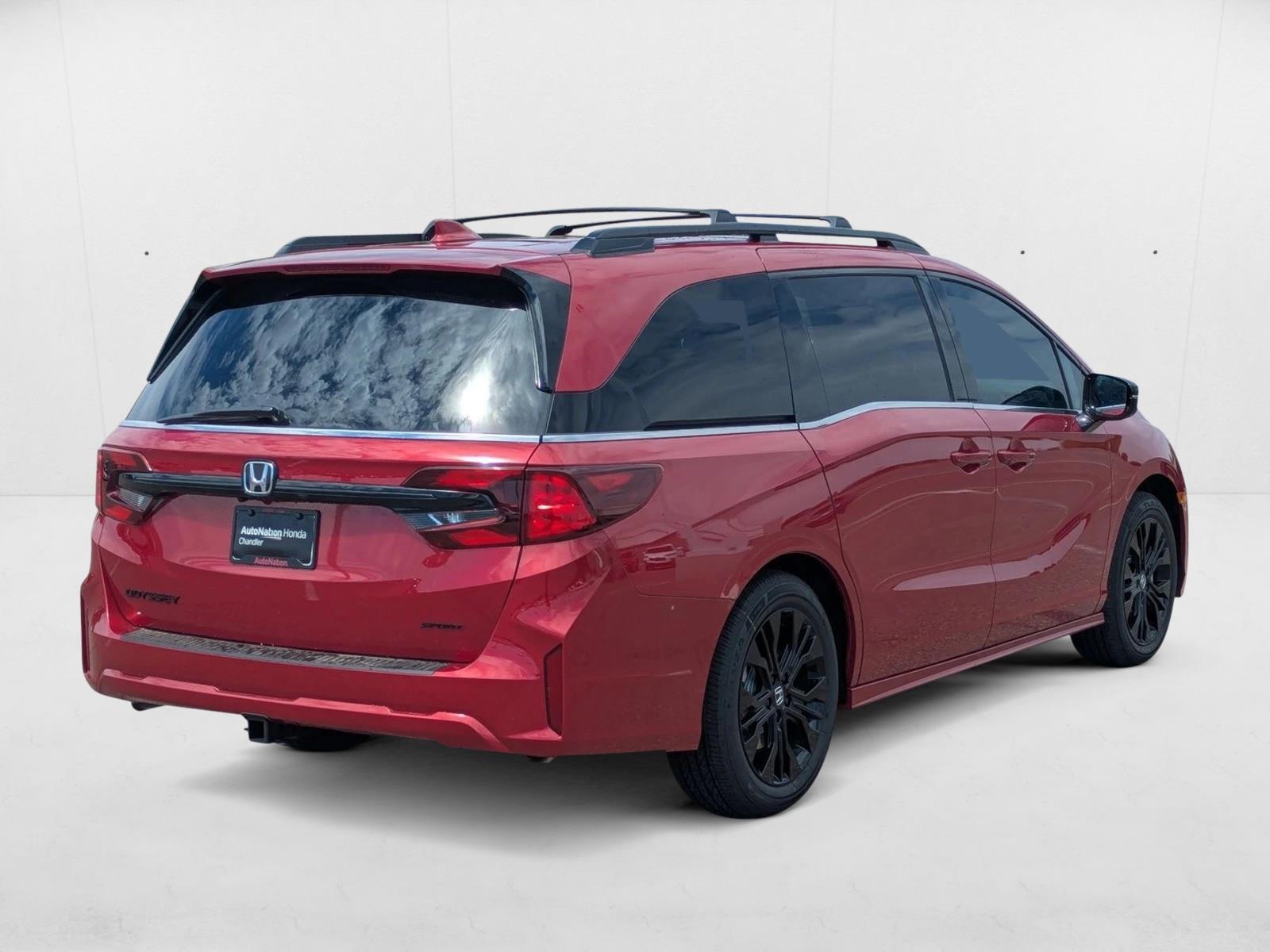 2026 Honda Odyssey photo 2