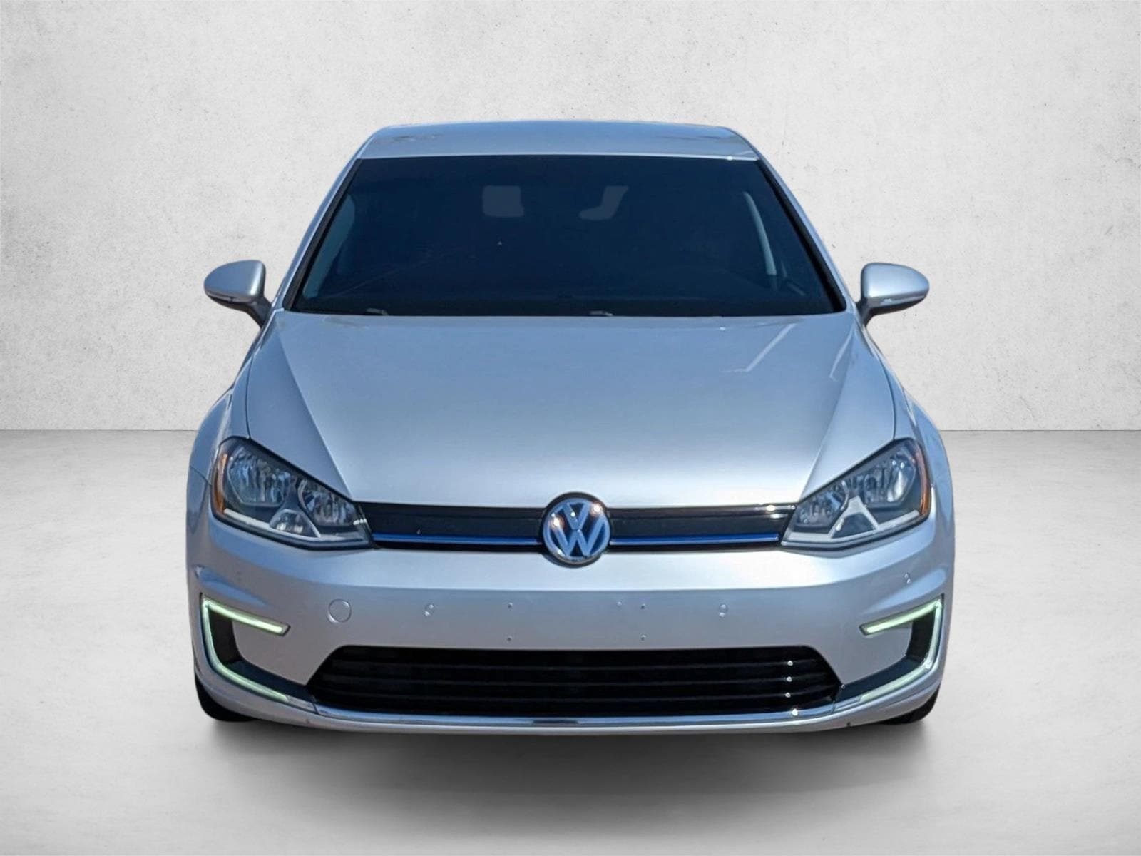 Used 2015 Volkswagen e-Golf e-Golf Limited Edition with VIN WVWKP7AU4FW905619 for sale in Chandler, AZ