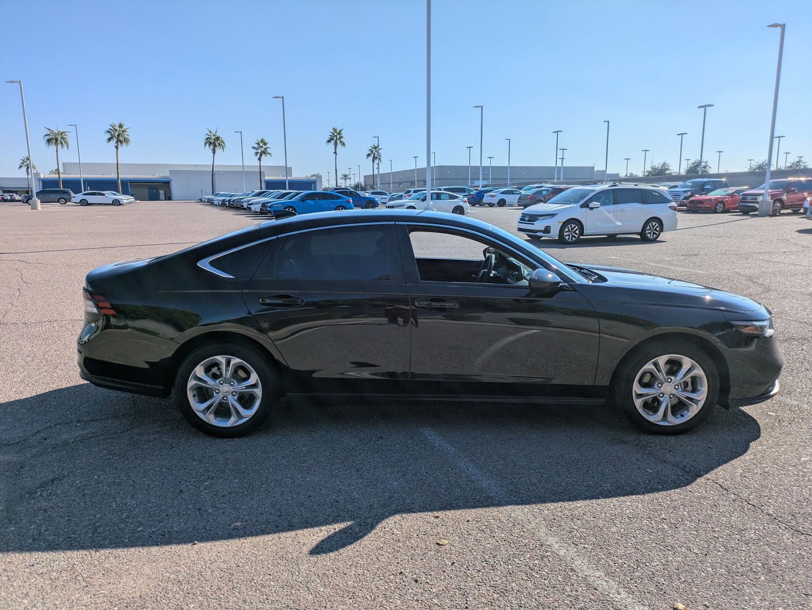 2023 Honda Accord LX photo 4