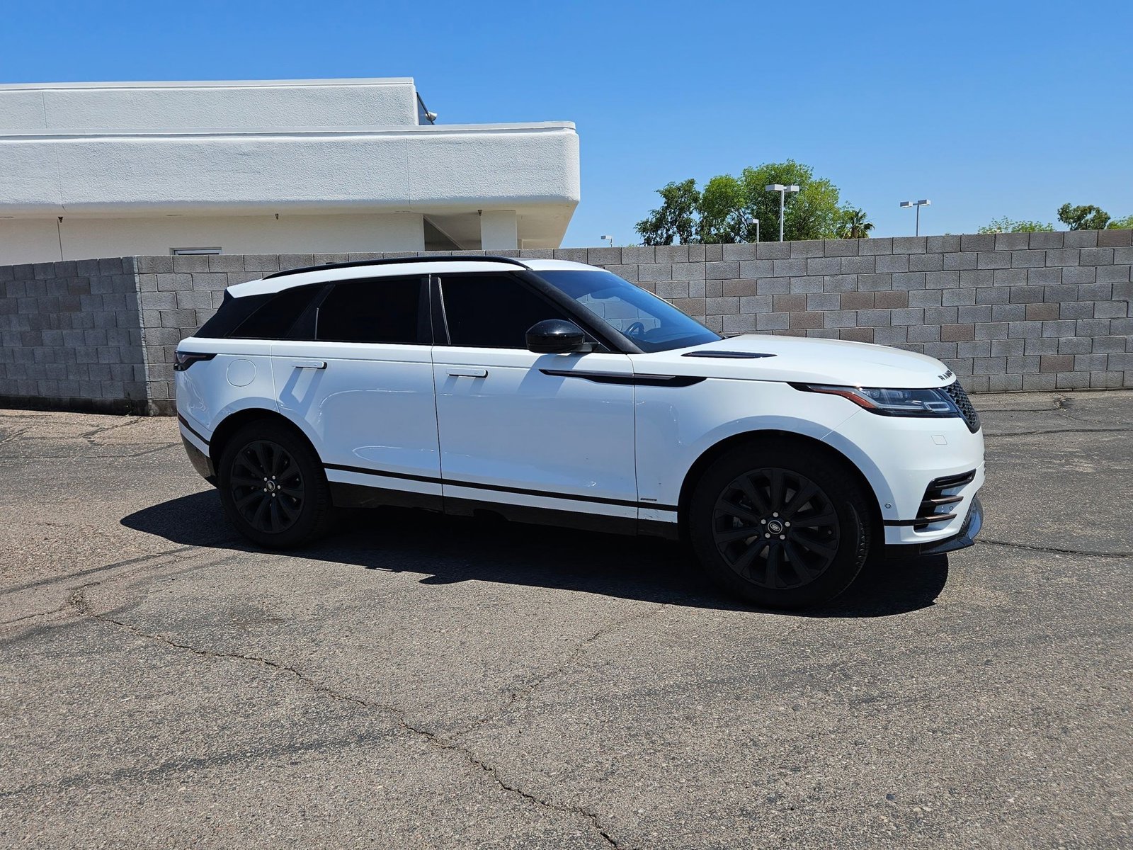 Used 2019 Land Rover Range Rover Velar SE with VIN SALYL2FV9KA212376 for sale in Chandler, AZ